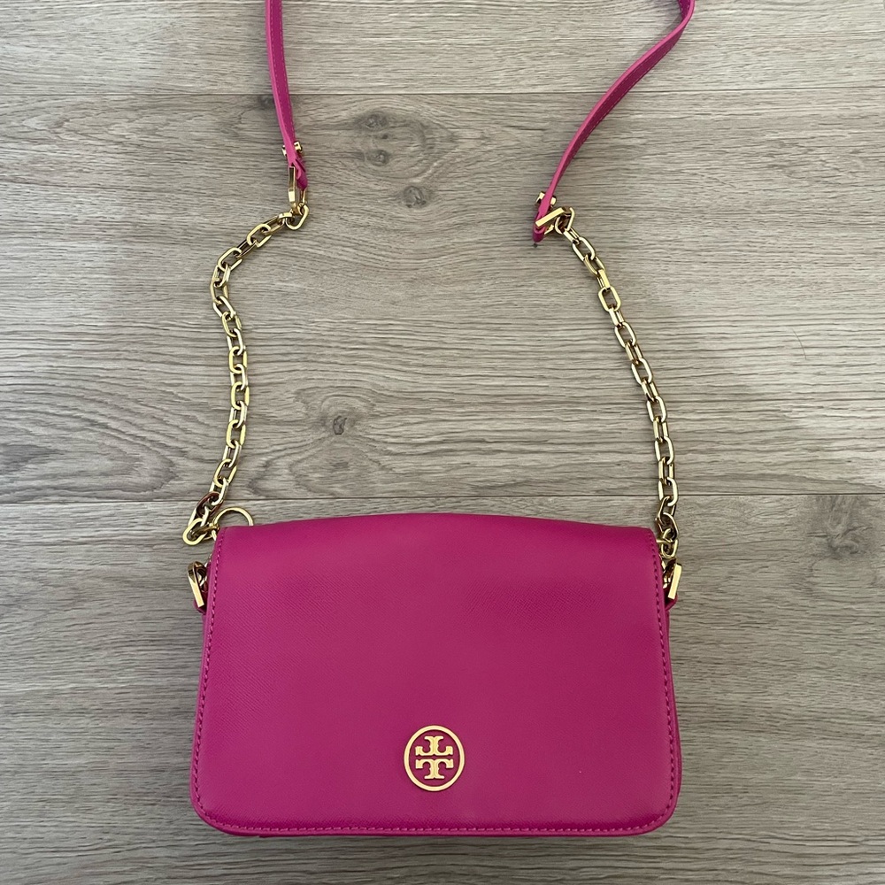 Tory Burch cross body bag excellent condition almost brand new !